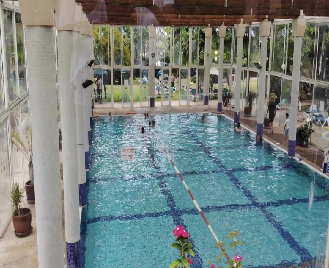 Caesarea Inn Екстер'єр фото
