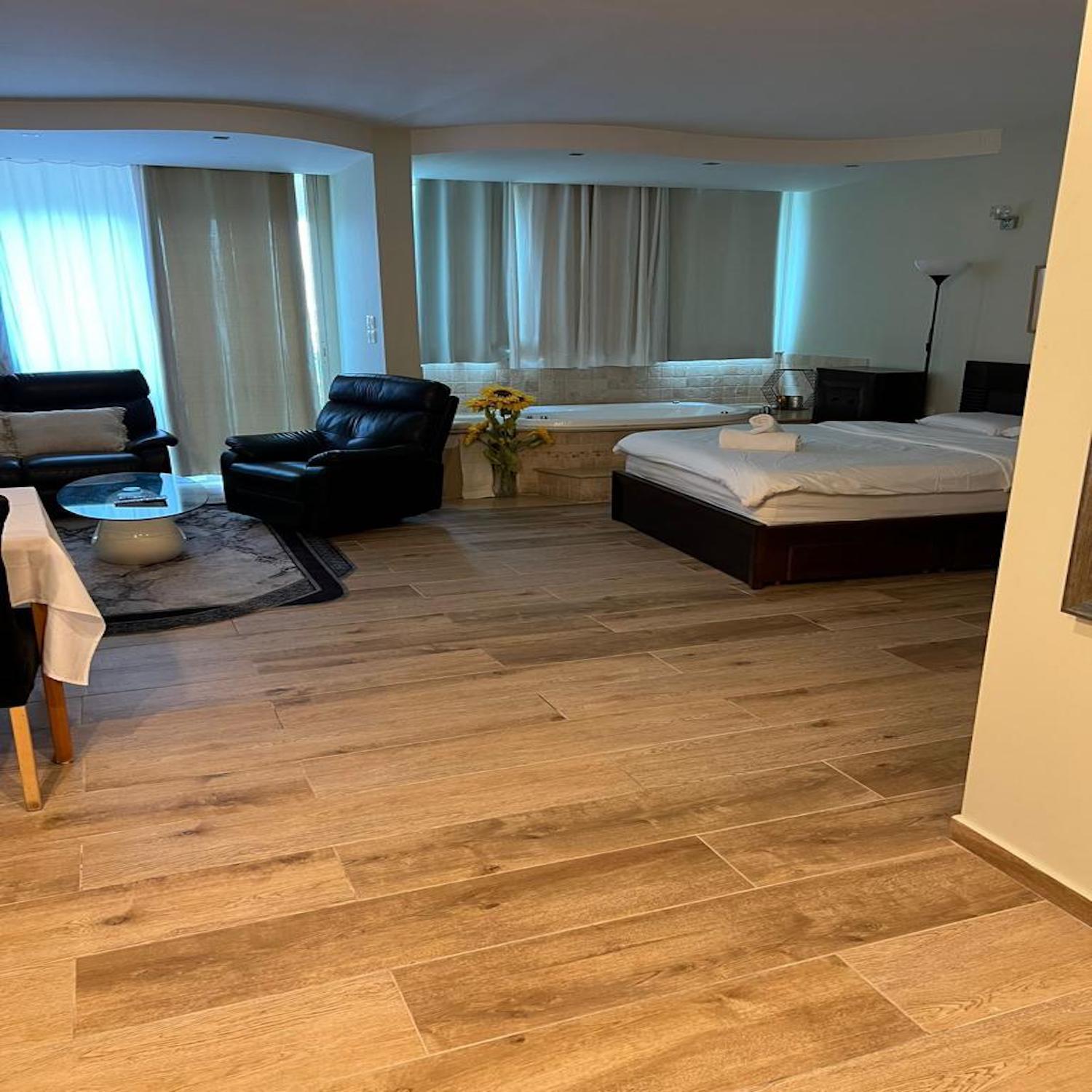 Caesarea Inn Екстер'єр фото